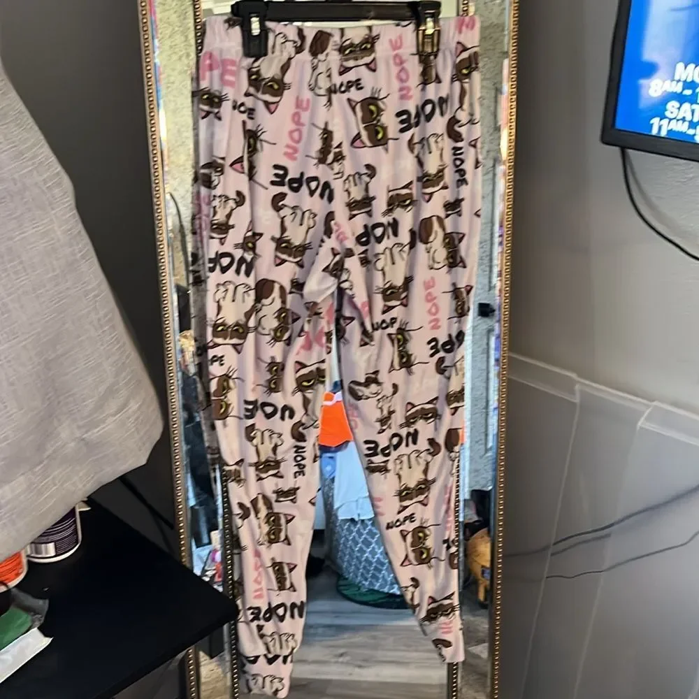 Girls Grumpy Cat pajamas size small 4-6